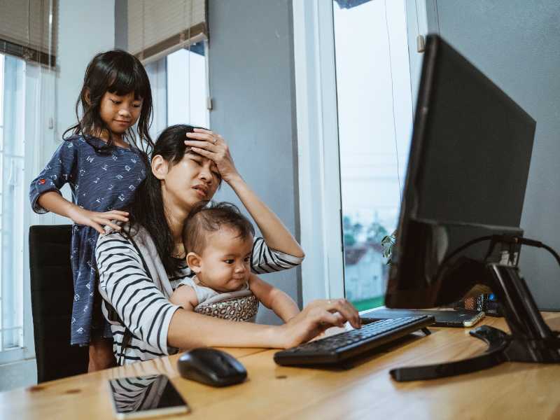 woman-in-a-stressed-and-overwhelmed-state