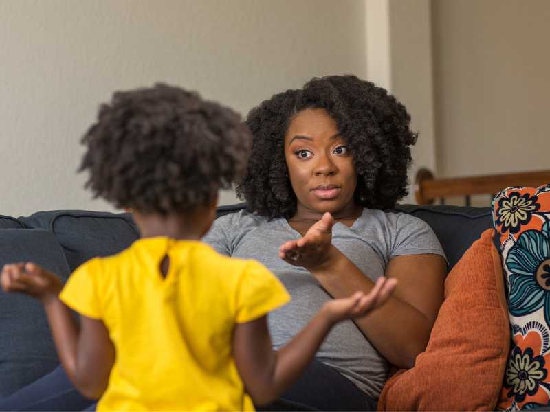 mother-talking-with-daughter-calmly-without-destroying-her-self-esteem