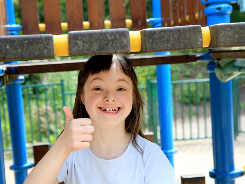 little-girl-smiling-in-the-park