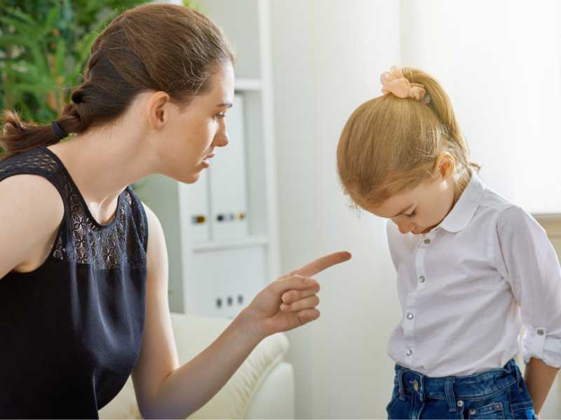 mom-disciplines-daughter-without-yelling-to-teach-conflict-resolution