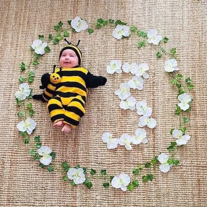 baby-on-bumbleebee-costume-for-first-Halloween