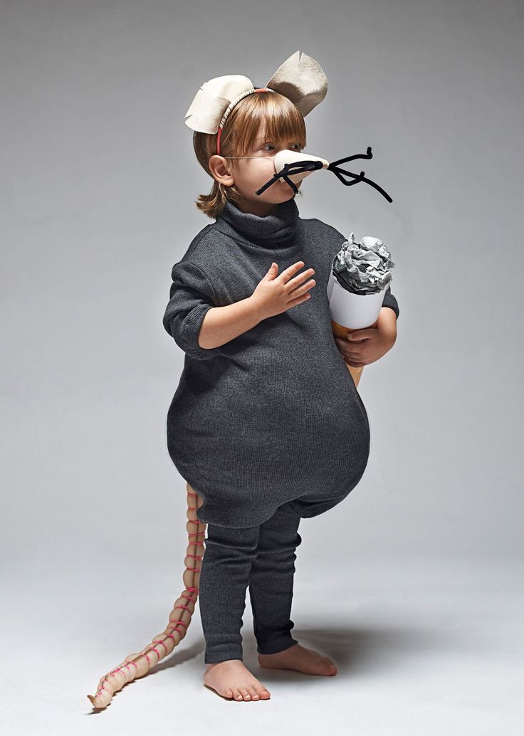 avoid-costume-that-restrict-breathing-vision-for-adorable-baby-first-Halloween-costume-idea