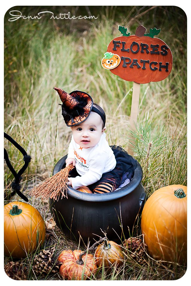 baby-having-stress-free-fun-on-adorable-baby-first-Halloween-costume-idea