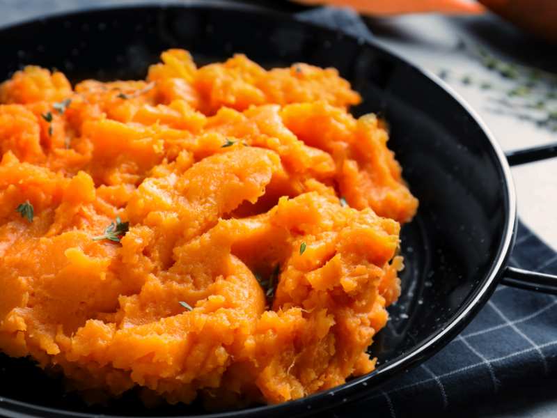 fried-mashed-potatoe-in-frying-pan-made-creatively-from-leftovers