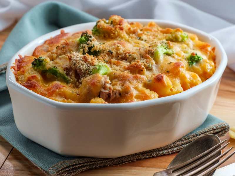 baked-tuna-fish-casserole-with-broccoli-and-cheese