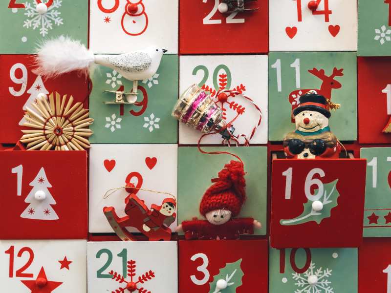 a-Christmas-customized-family-calendar