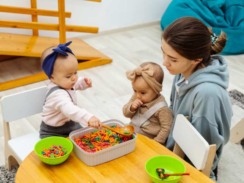 toddlers-sorting-colored-pasta