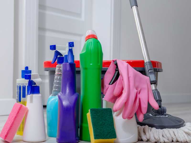 cleaning-products-for-effective-cleaning-routines-for-maintaining-a-well-organized-home