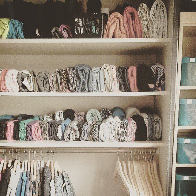 a-well-arranged-cloths-after-laundry-in-a-shelve--a-leaning-routine-for-maintaining-a-well-organized-home