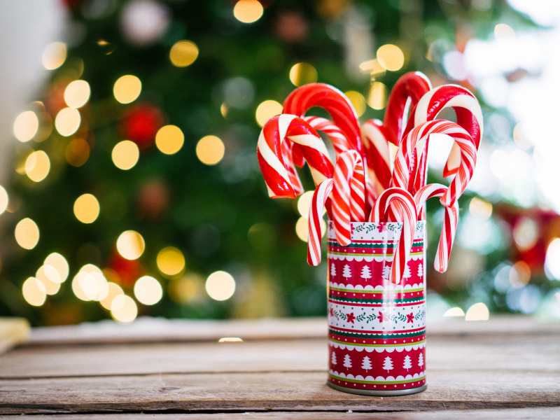 Christmas-candy-cane-on-a-wooden-background