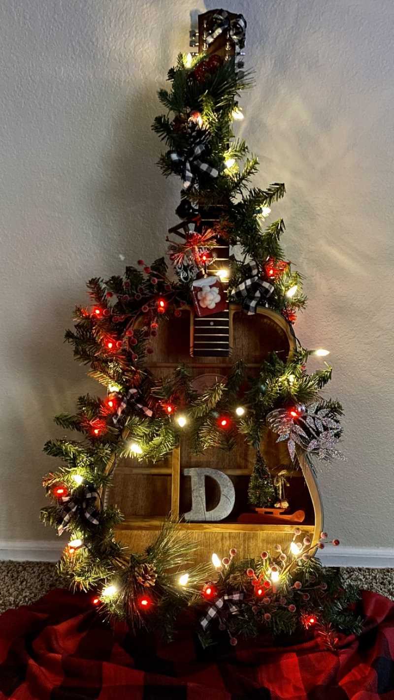 a-guitar-shaped-Christmas-tree