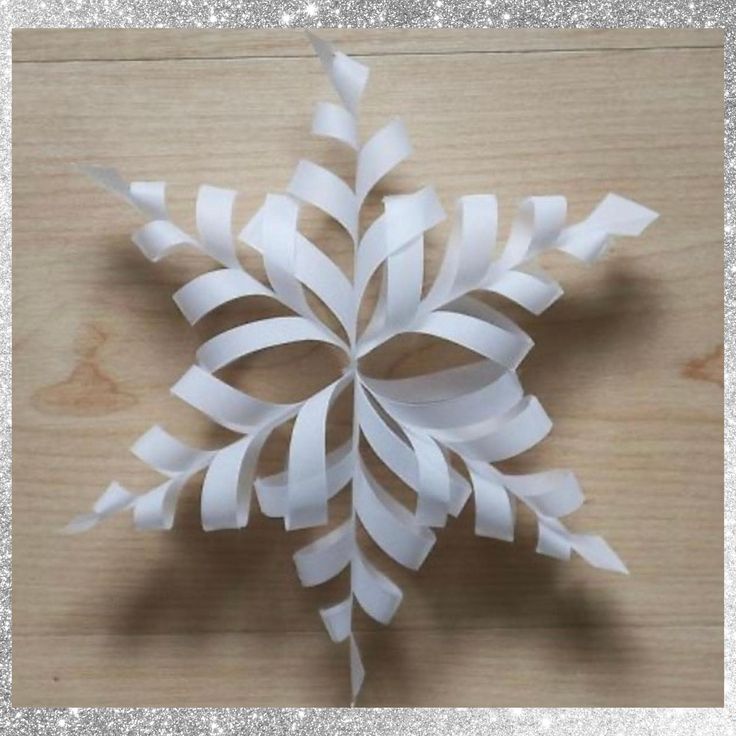 paper-DIY-snowflakes-for-porch-decor