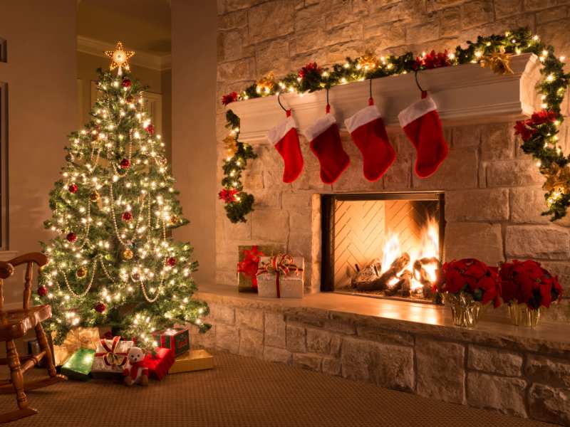 a-white-and-green-christmas-tree-and-stockings-a-craetive-Christmas-tree-ideas