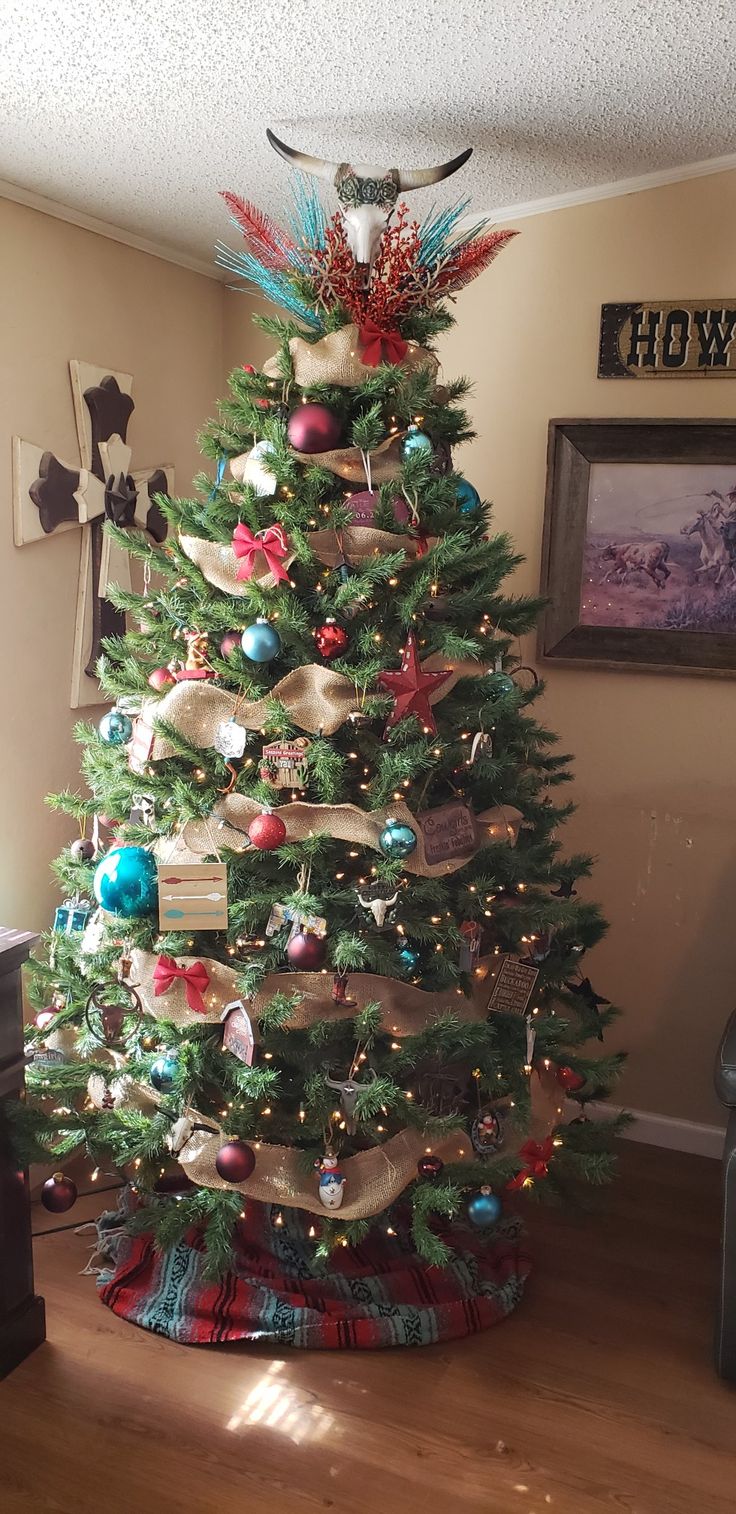 a-colorful-southwestern-Christmas-tree