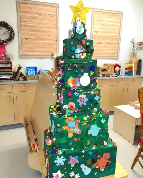 a-green-art-Christmas-tree