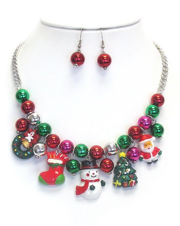 a-Christmas-customized-jewelry-this-is-one-of-the-best-Christmas-gift-ideas