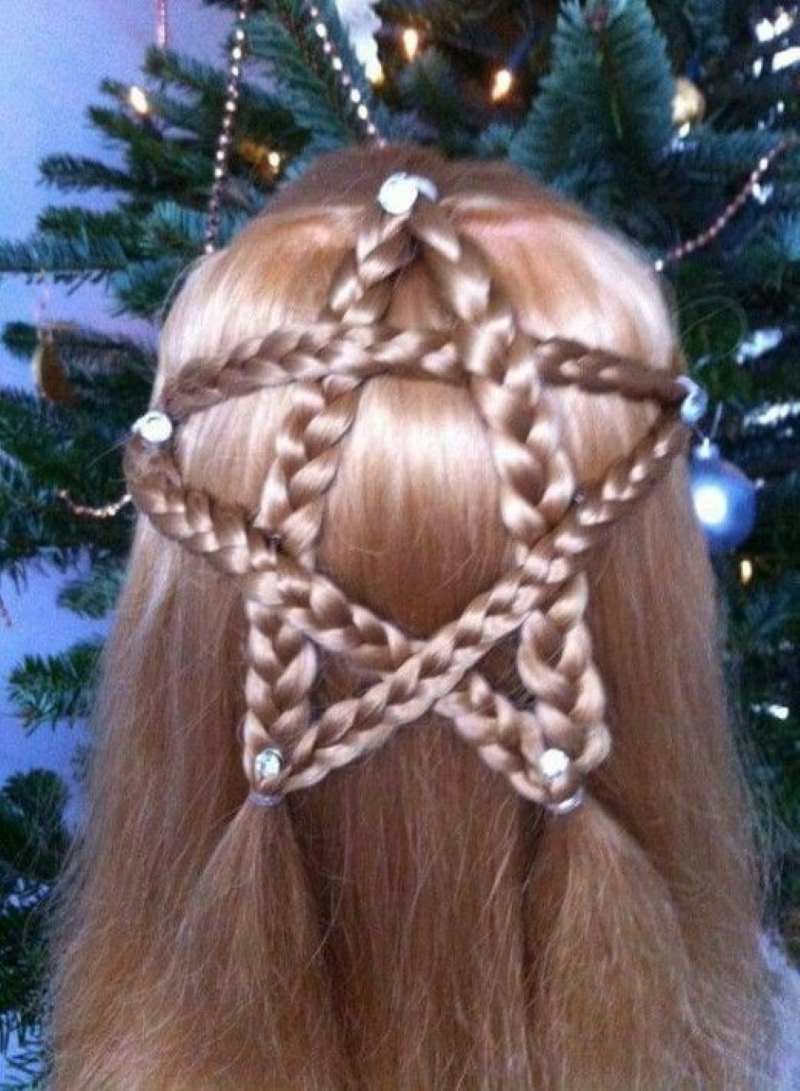 blond-hair-with-star-shaped-braid-hairstyle