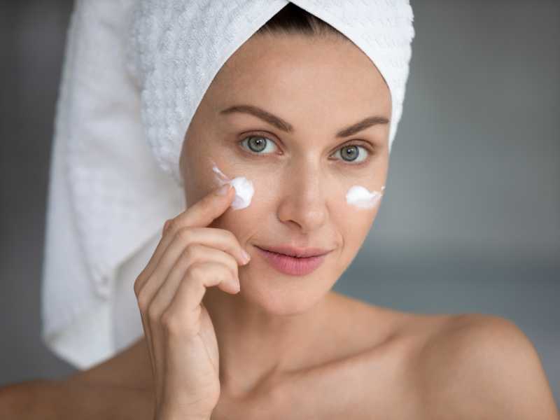 woman-with-white-towel