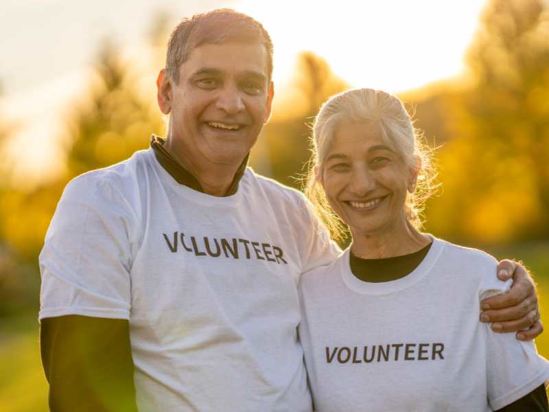 man-and-woman-on-white-volunteering-for-valentine's-day