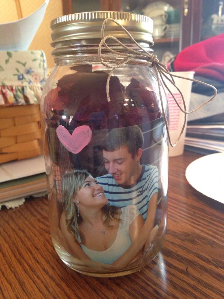 a-jar-with-a-man-and-woman-picture-a-good-valentine's-day-ideas