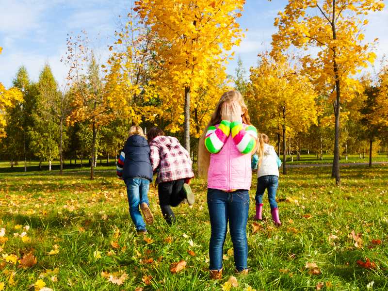 children-playing-hide-and=seek
