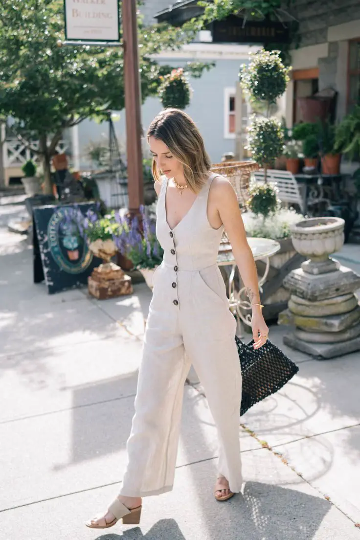 lady-wearing-a-linen-jumpsuit-dress