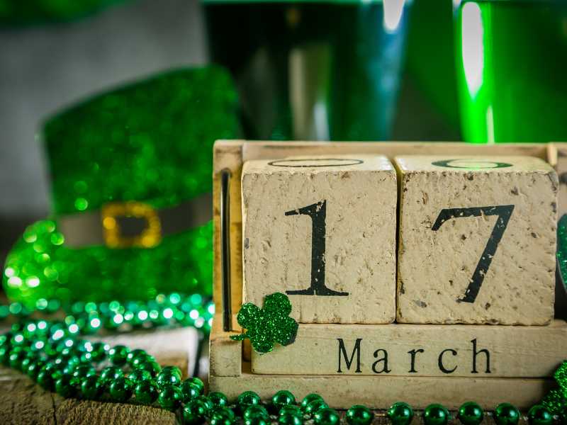 green-cap-and-a-customized-calendar-for-St-Patrick's-day-traditions