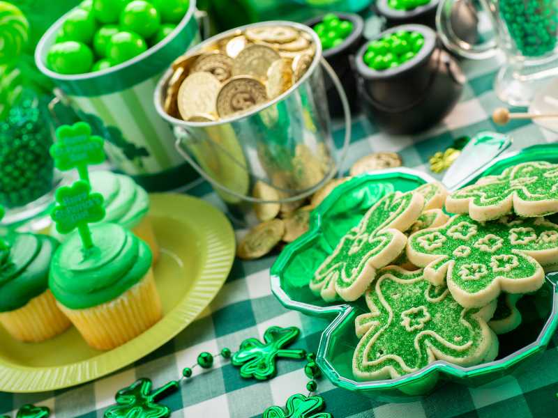 beautiful-cookies-in-green-color