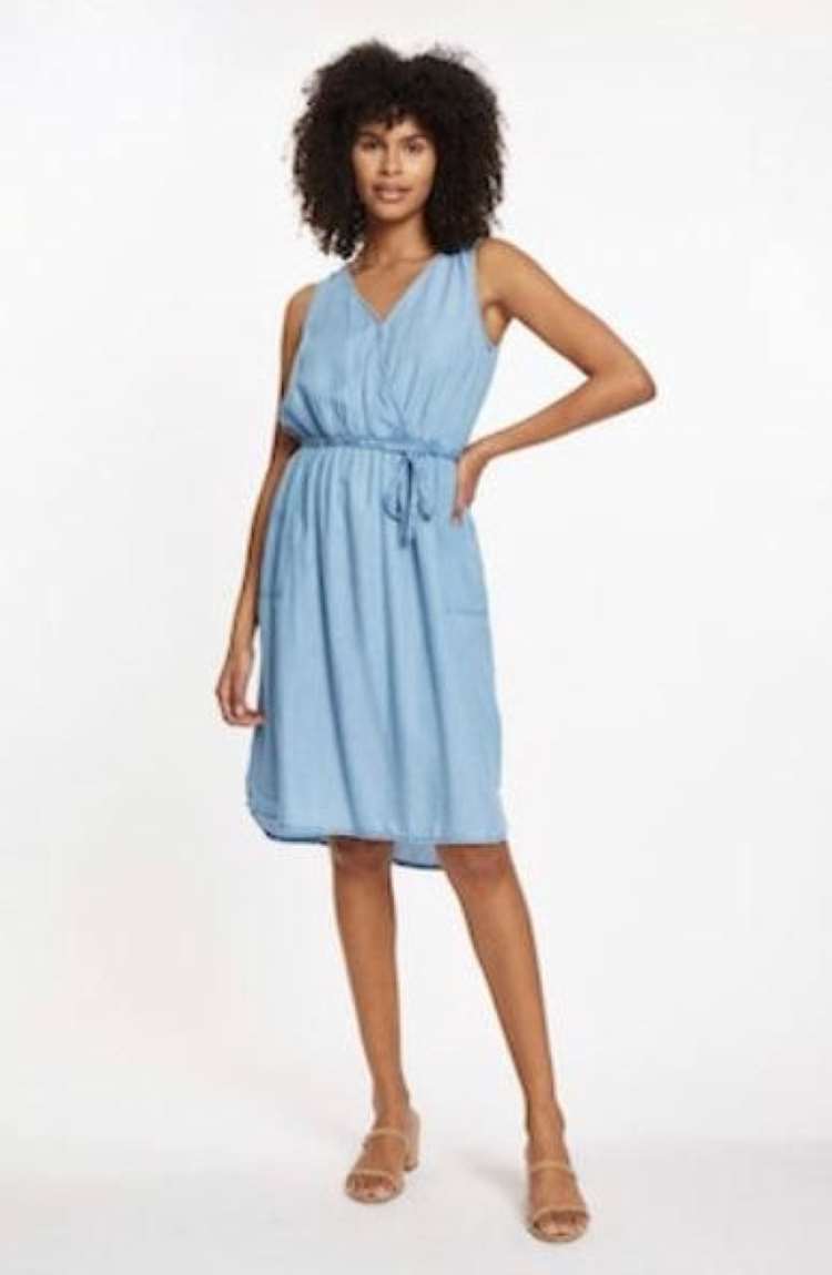 lady-wearing-Tencel-dress
