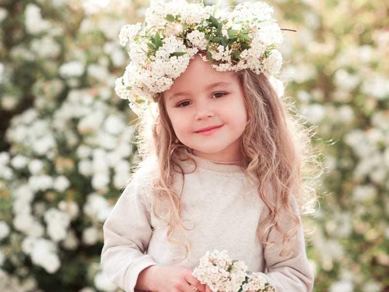 little-girl-with-flowers-on-her-hair-easter-hairstyles-for-toddlers