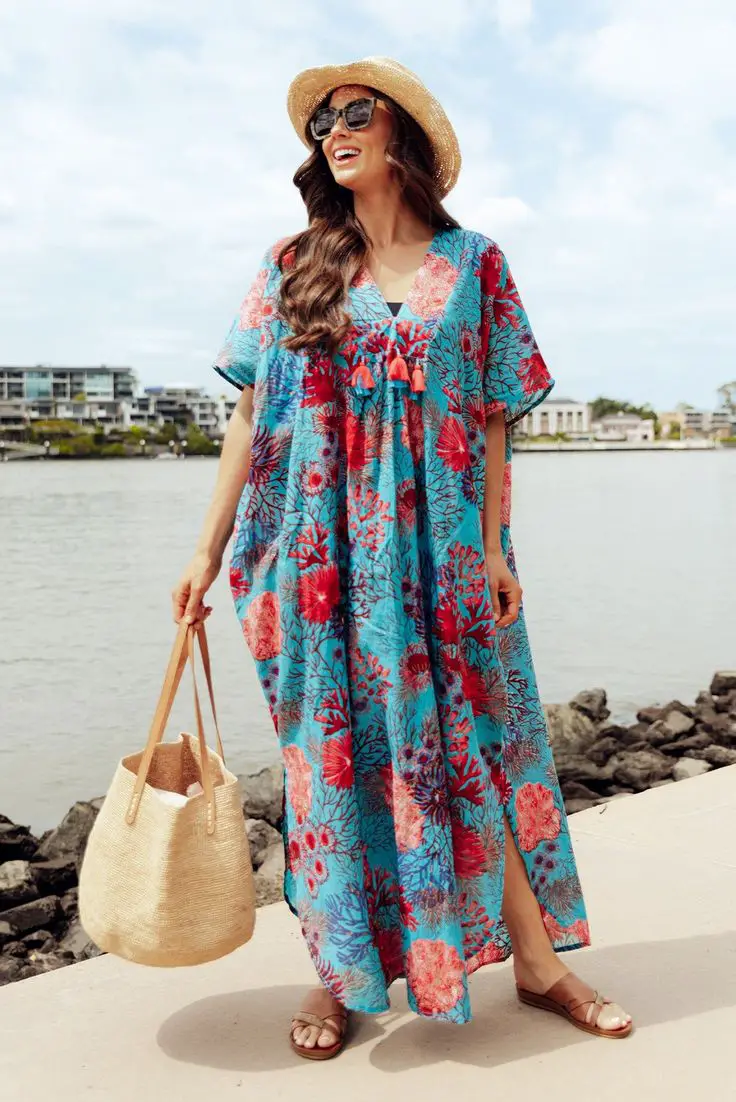 lady-on-floral-kaftan