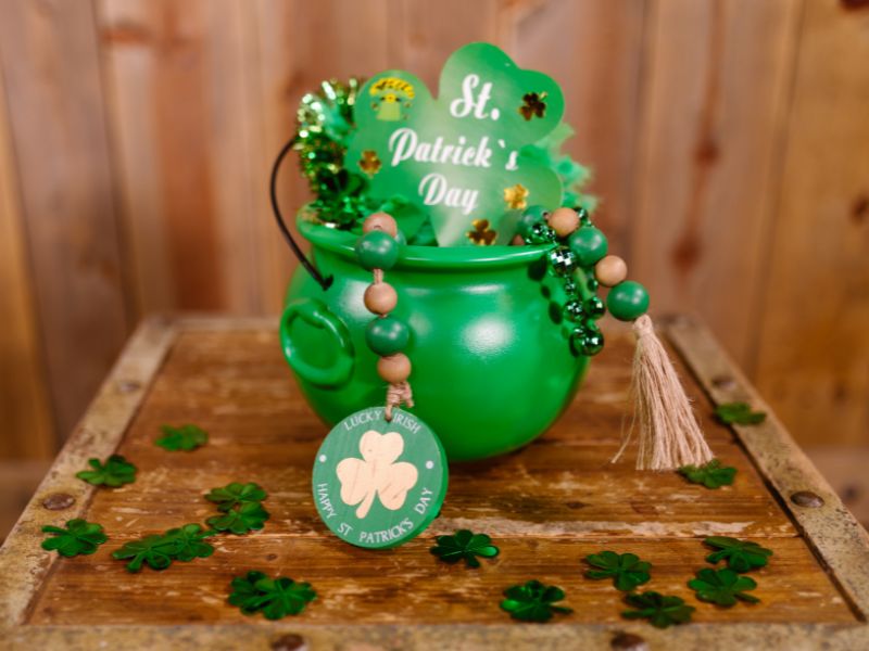 green-pot-on-a-wooden-surface-for-St-Patrick's-day-traditions