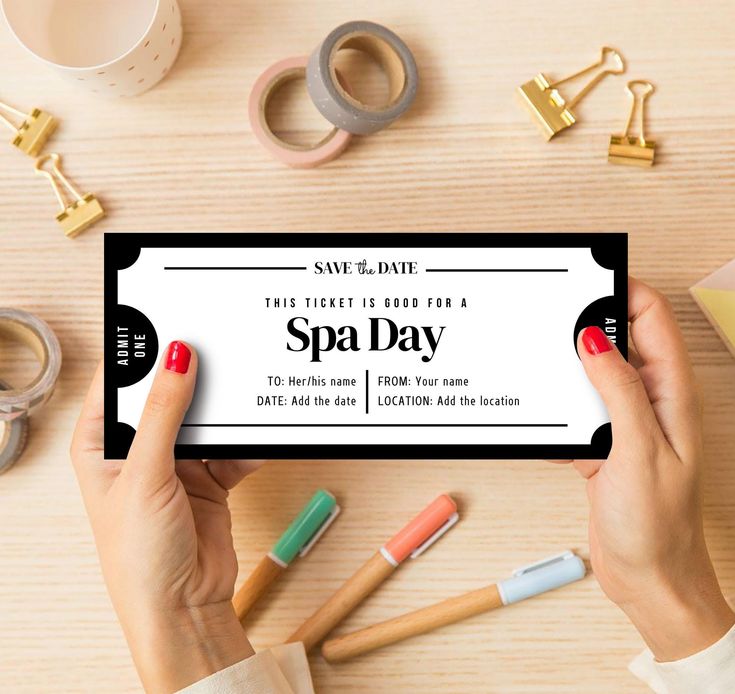 hand-holding-spa-voucher-for-new-moms