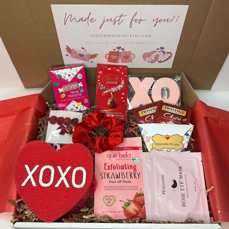 a-red-and-brown-subscription-box-for-new-moms