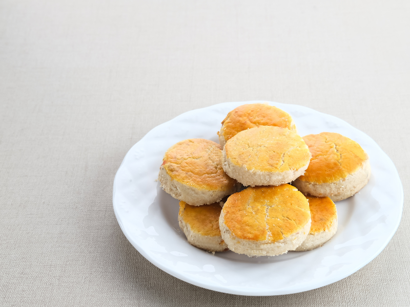 coconut-macaroon-in-a-white-seaving-plate-for-mothers-day-recipe 