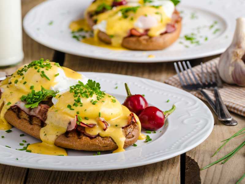 home-made-egg-benedict-for-mothers-day-dinner