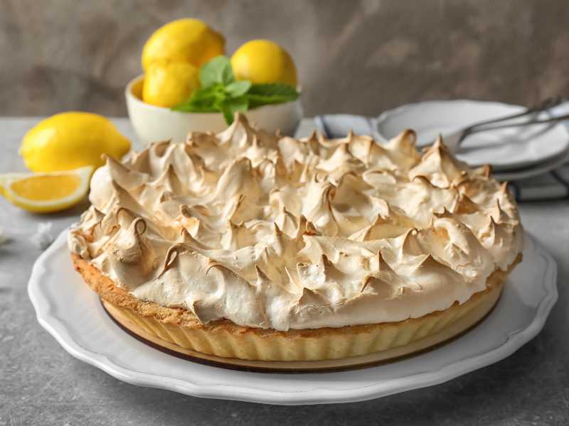 lemon-meringue-pie-in-a-flat-white-plate-for-mothers-day-baking-ideas