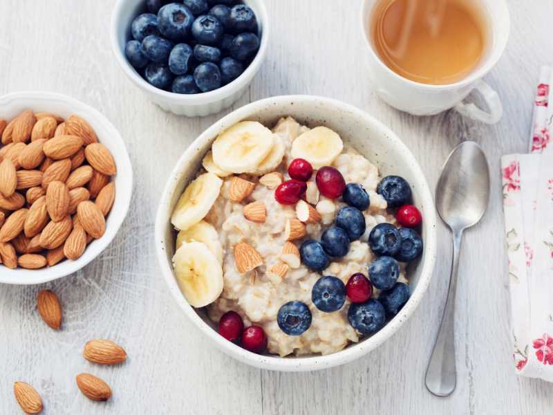 oatmeal-garnish-nut-and-fruit-for-health-brunch-mothers-day