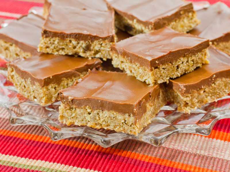 chocolate-bars-peanut-butter-in-a-glass-serving-bowl