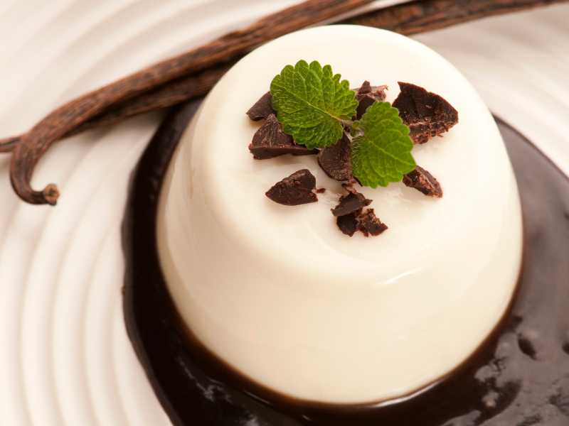 vanilla bean-panna-cotta-for-home-made-mothers-day-dinner