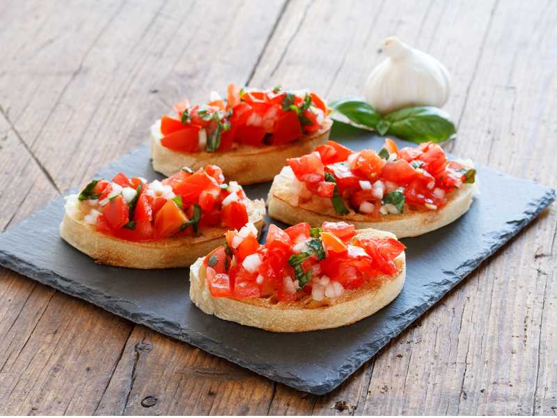 tomato-basil-on-bruschetta-on-a-pad