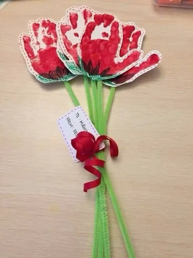 red-and-green-finger-handprint-flower-bouquet-mother's-day craft