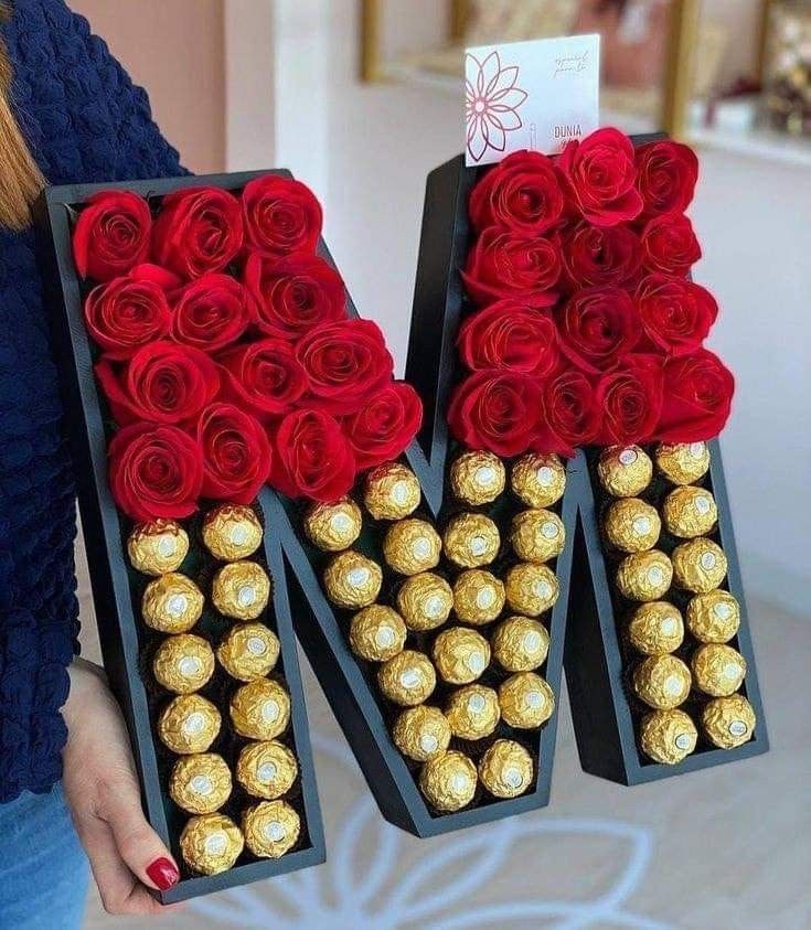 red-roses-and-gold-bead-made-with-hand-for-mothers-day-gift