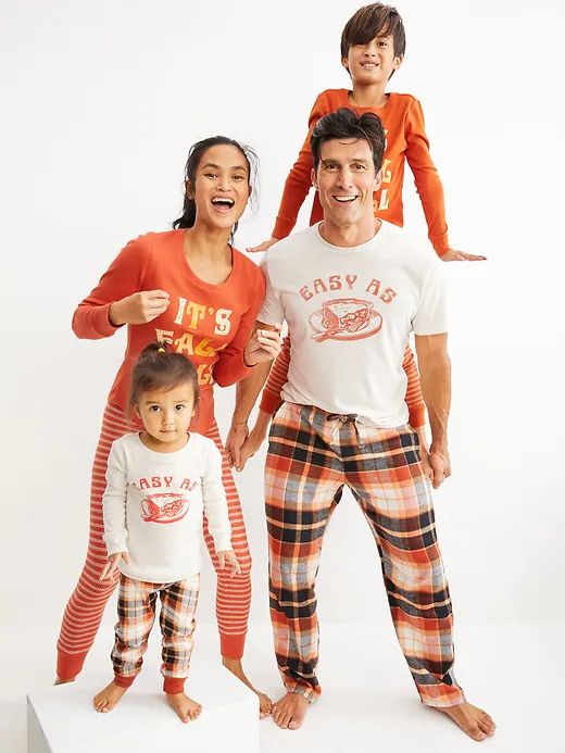 themed-pajamas-for-family-on-a-easter-celebration