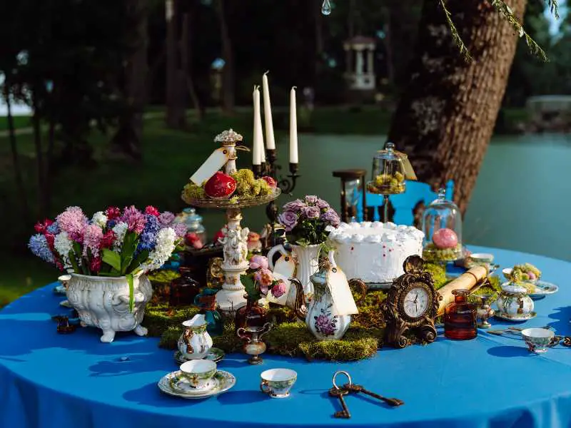 tea-party-setting-for-alice-in-wonderland