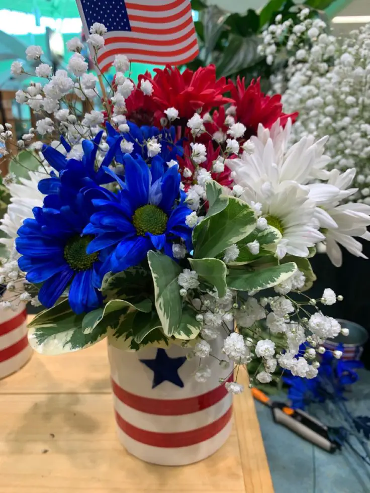 patriotic-flower-arrangement-red-white-and-blue-decoration