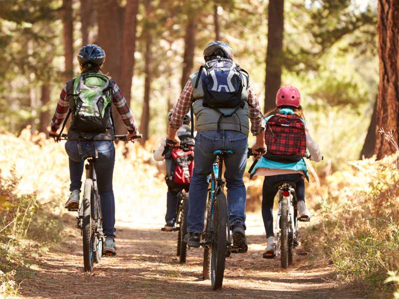 family-going-on-a-biking-trip