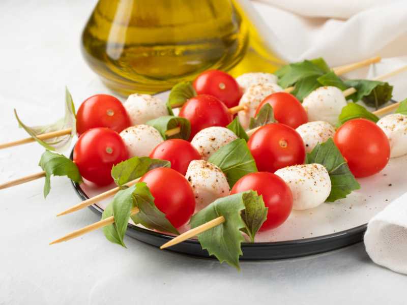 caprese-skewer-snack