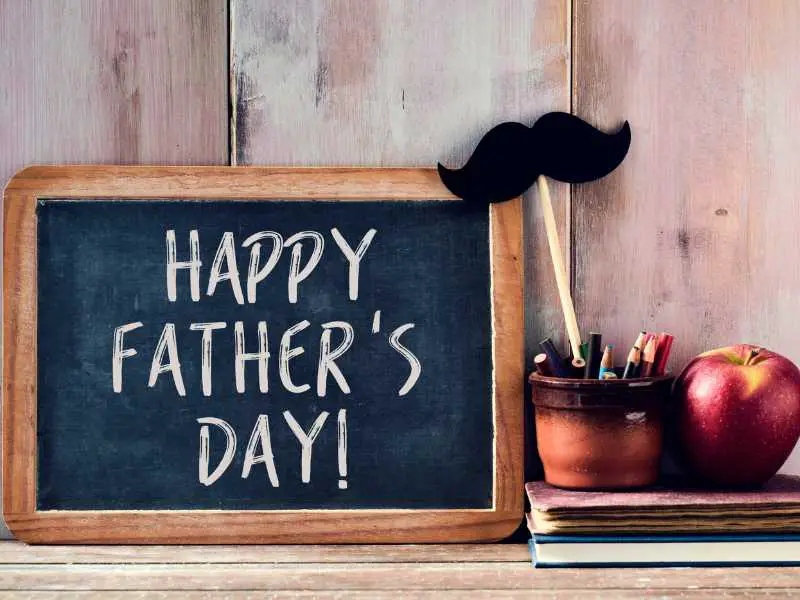 fathers-day-chalk-board-sign