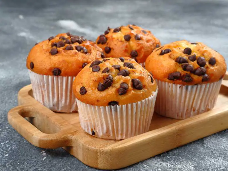 four-muffins-with-chocolate-chips